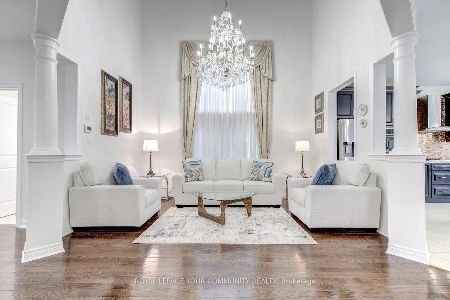 Photo 3 of 23 Barletta Drive, Vaughan, Patterson — HOMEH