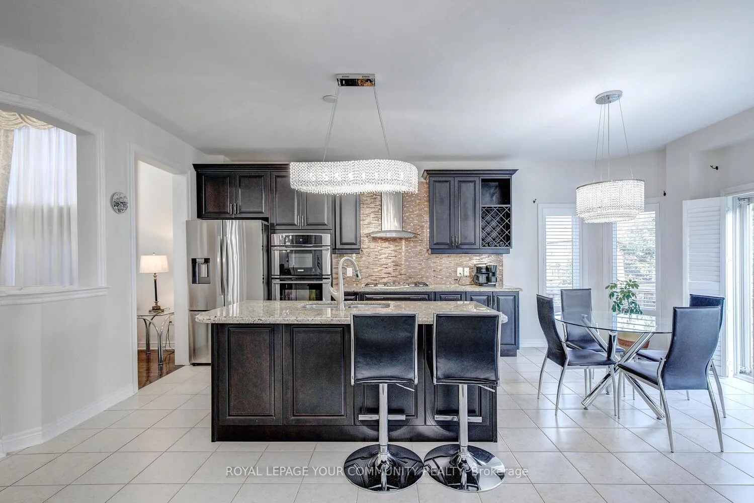 Photo 16 of 23 Barletta Drive, Vaughan, Patterson — HOMEH