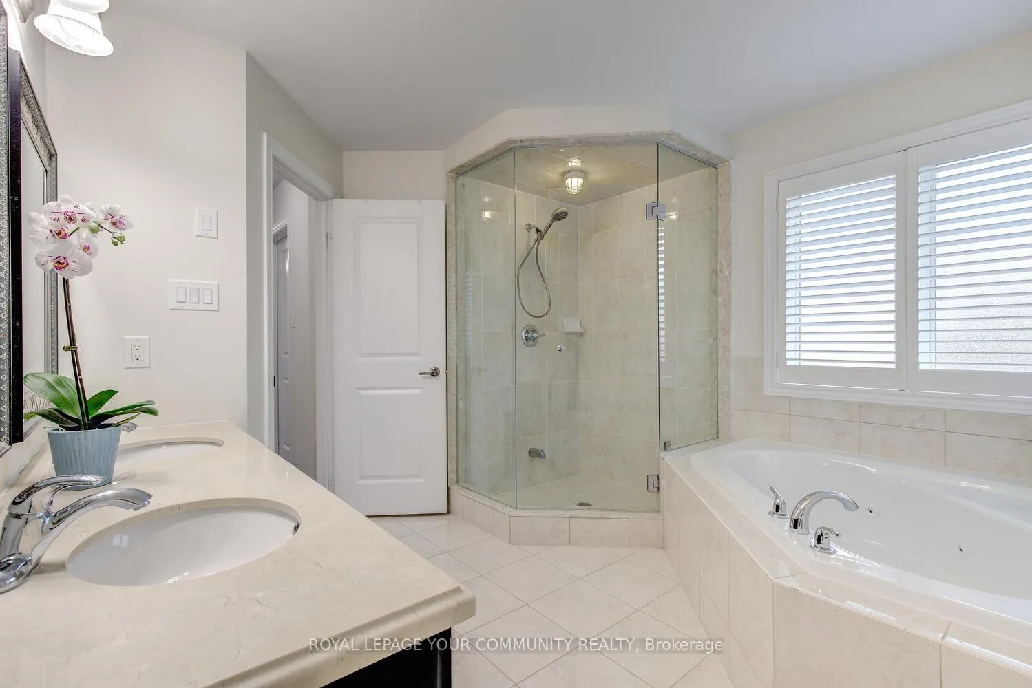 Photo 24 of 23 Barletta Drive, Vaughan, Patterson — HOMEH