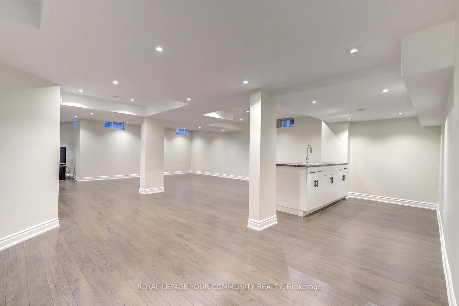 Photo 32 of 23 Barletta Drive, Vaughan, Patterson — HOMEH