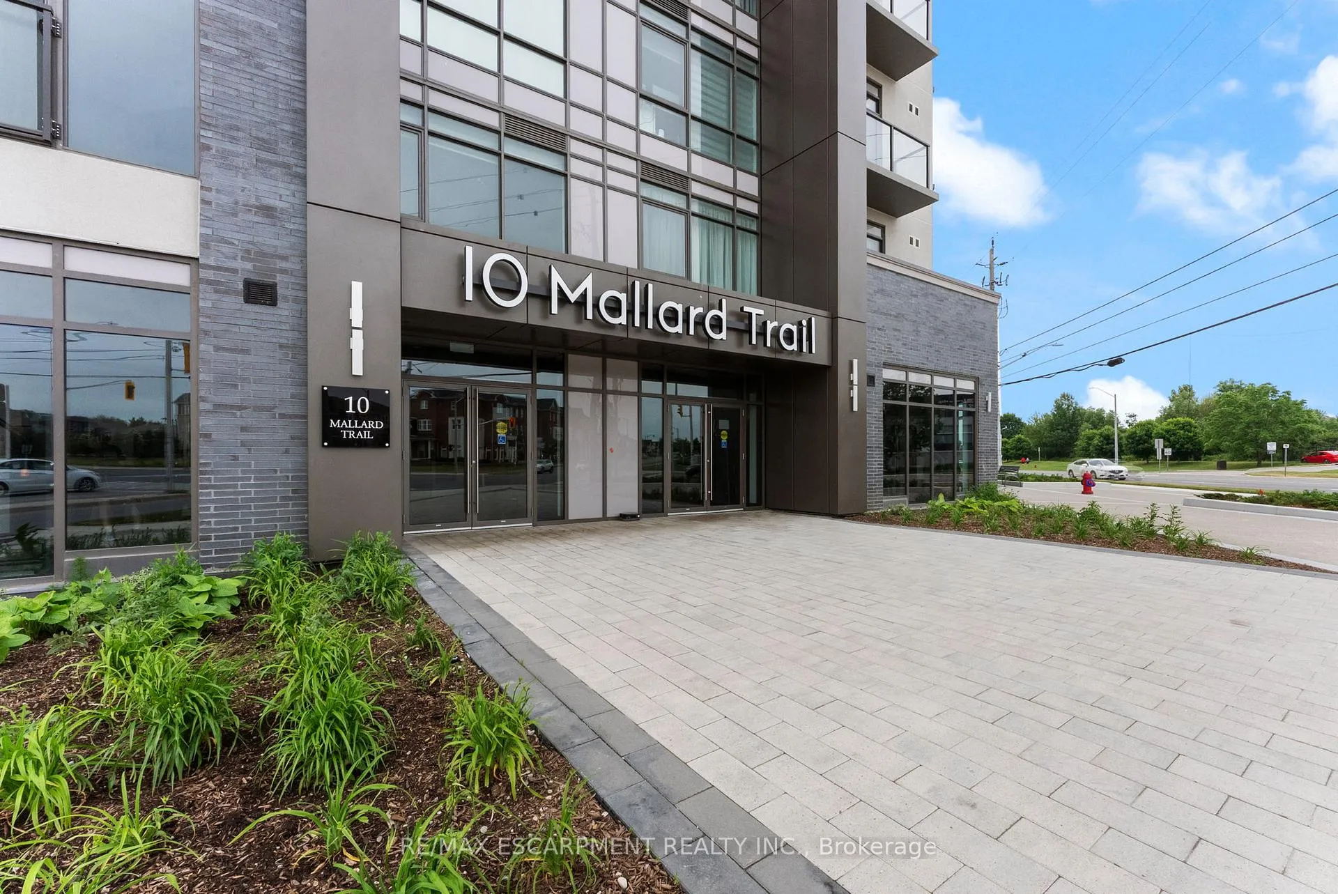 Photo 1 of Unit 331, 10 Mallard Trail, Hamilton, Waterdown — HOMEH