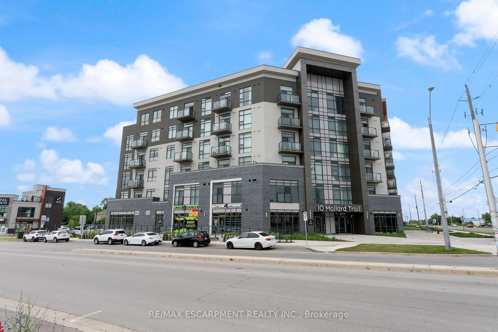 Photo 3 of Unit 331, 10 Mallard Trail, Hamilton, Waterdown — HOMEH