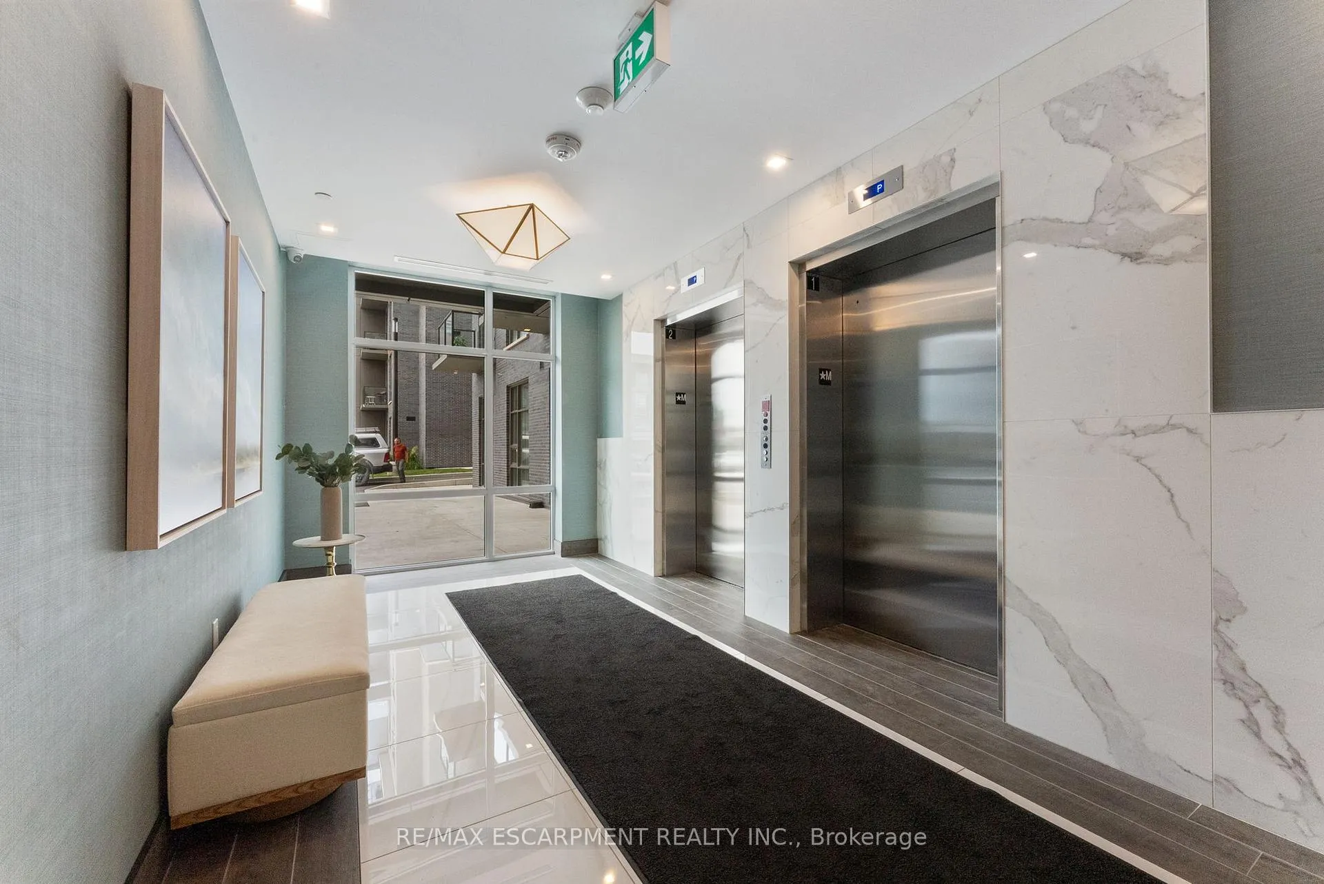 Photo 7 of Unit 331, 10 Mallard Trail, Hamilton, Waterdown — HOMEH