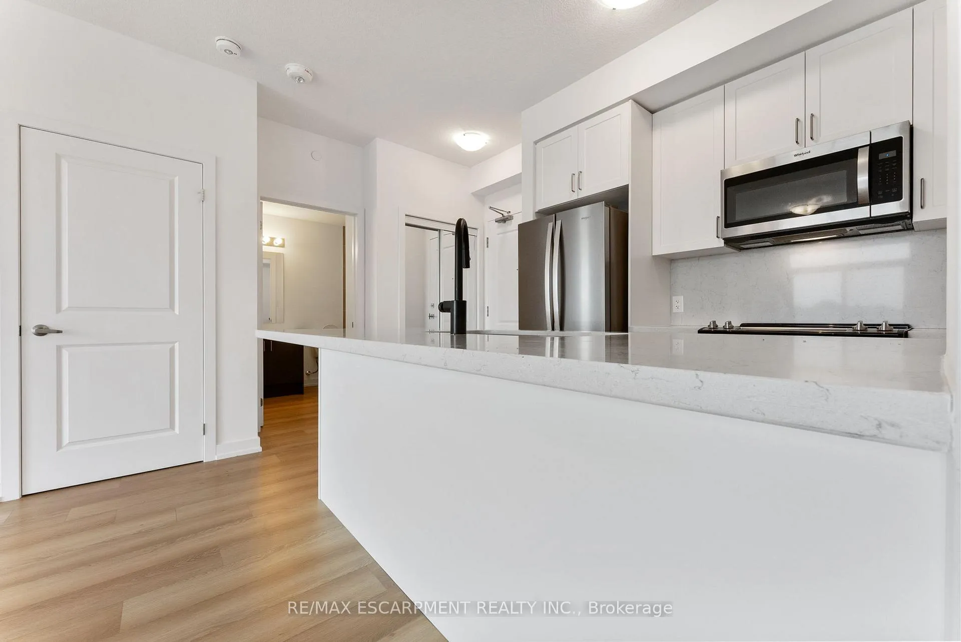 Photo 9 of Unit 331, 10 Mallard Trail, Hamilton, Waterdown — HOMEH