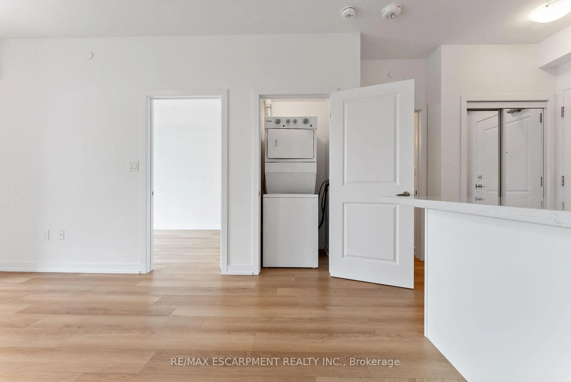 Photo 11 of Unit 331, 10 Mallard Trail, Hamilton, Waterdown — HOMEH