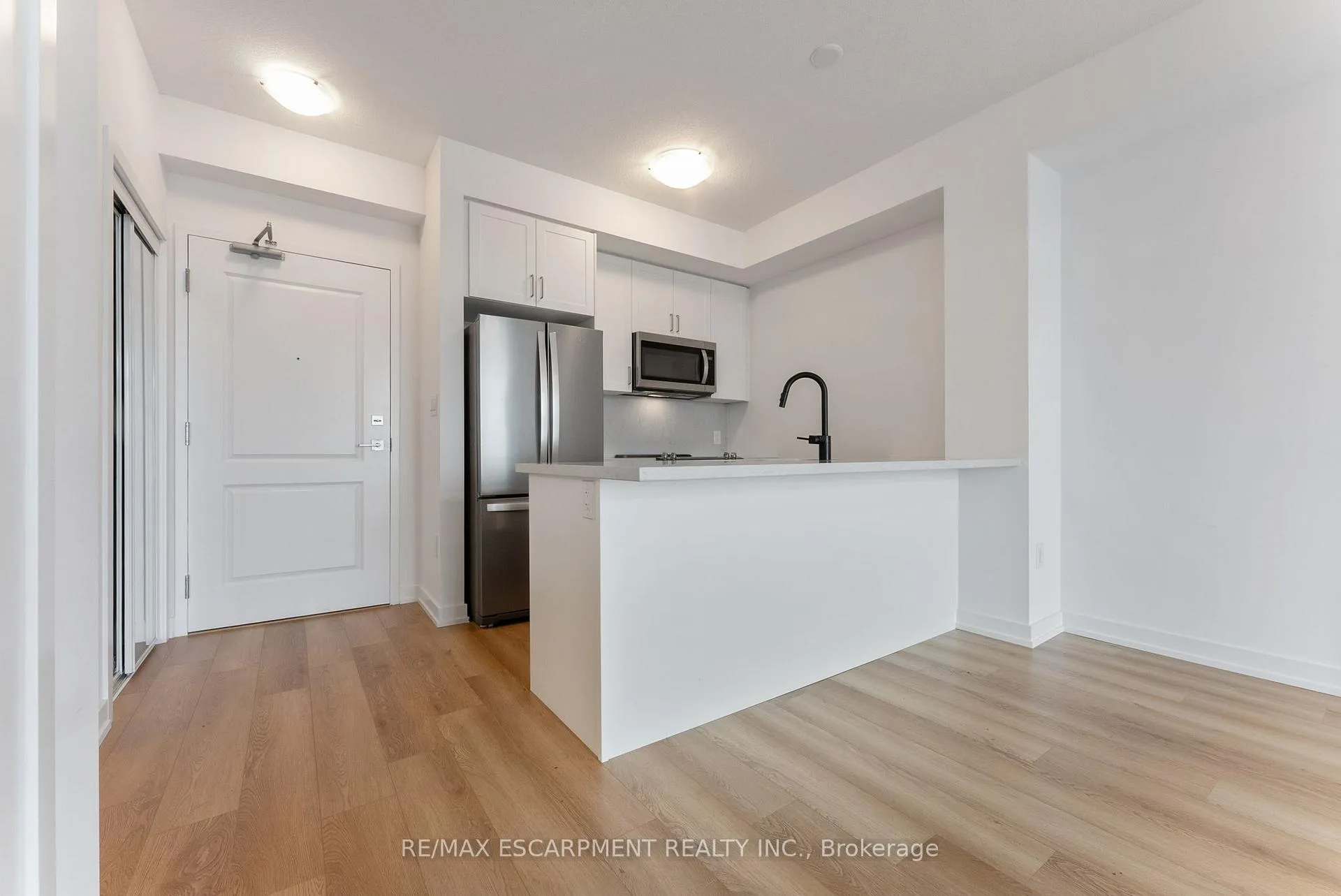 Photo 12 of Unit 331, 10 Mallard Trail, Hamilton, Waterdown — HOMEH