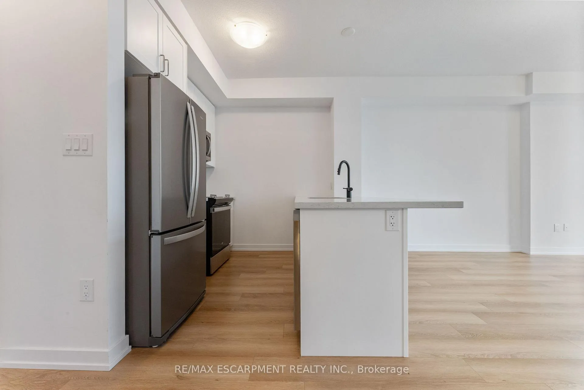 Photo 13 of Unit 331, 10 Mallard Trail, Hamilton, Waterdown — HOMEH