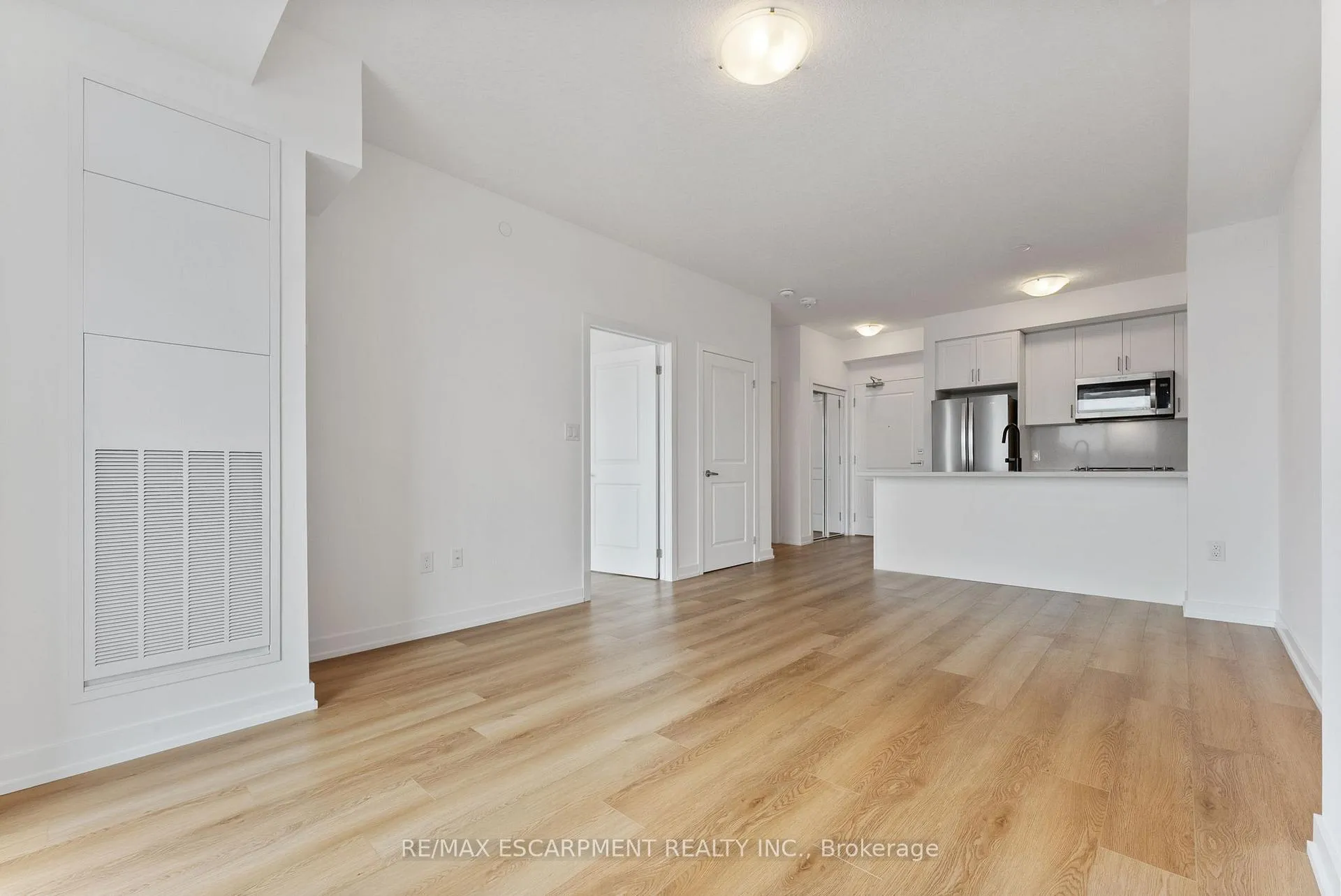 Photo 18 of Unit 331, 10 Mallard Trail, Hamilton, Waterdown — HOMEH