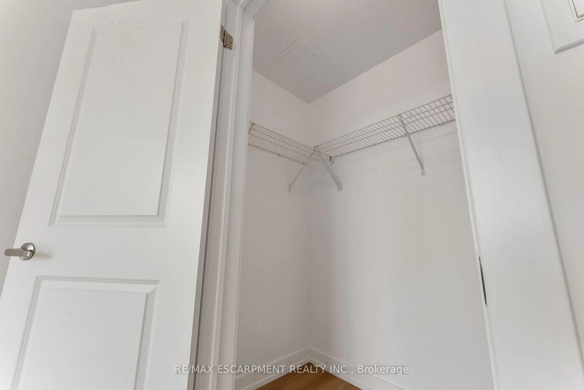 Photo 22 of Unit 331, 10 Mallard Trail, Hamilton, Waterdown — HOMEH