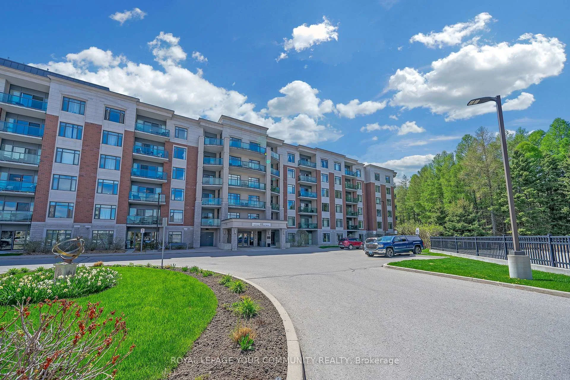 Photo 1 of Unit 301, 400 William Graham Drive, Aurora, Rural Aurora — HOMEH