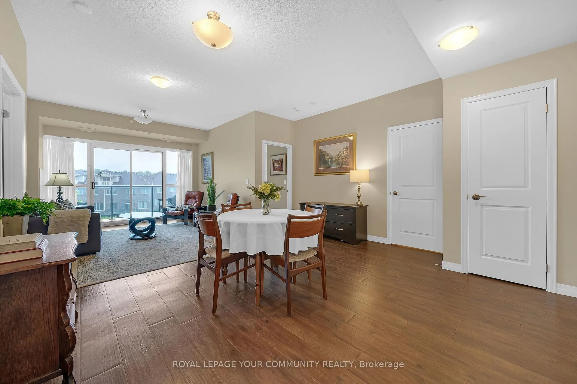 Photo 5 of Unit 301, 400 William Graham Drive, Aurora, Rural Aurora — HOMEH
