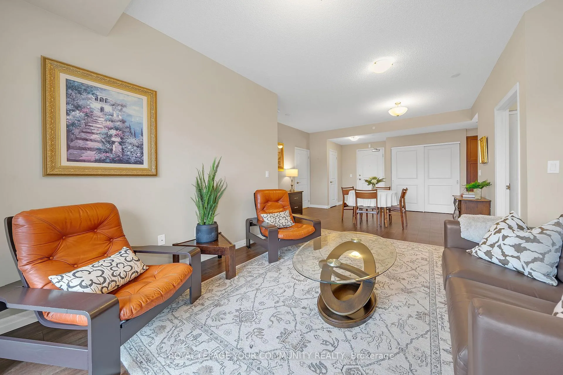 Photo 8 of Unit 301, 400 William Graham Drive, Aurora, Rural Aurora — HOMEH