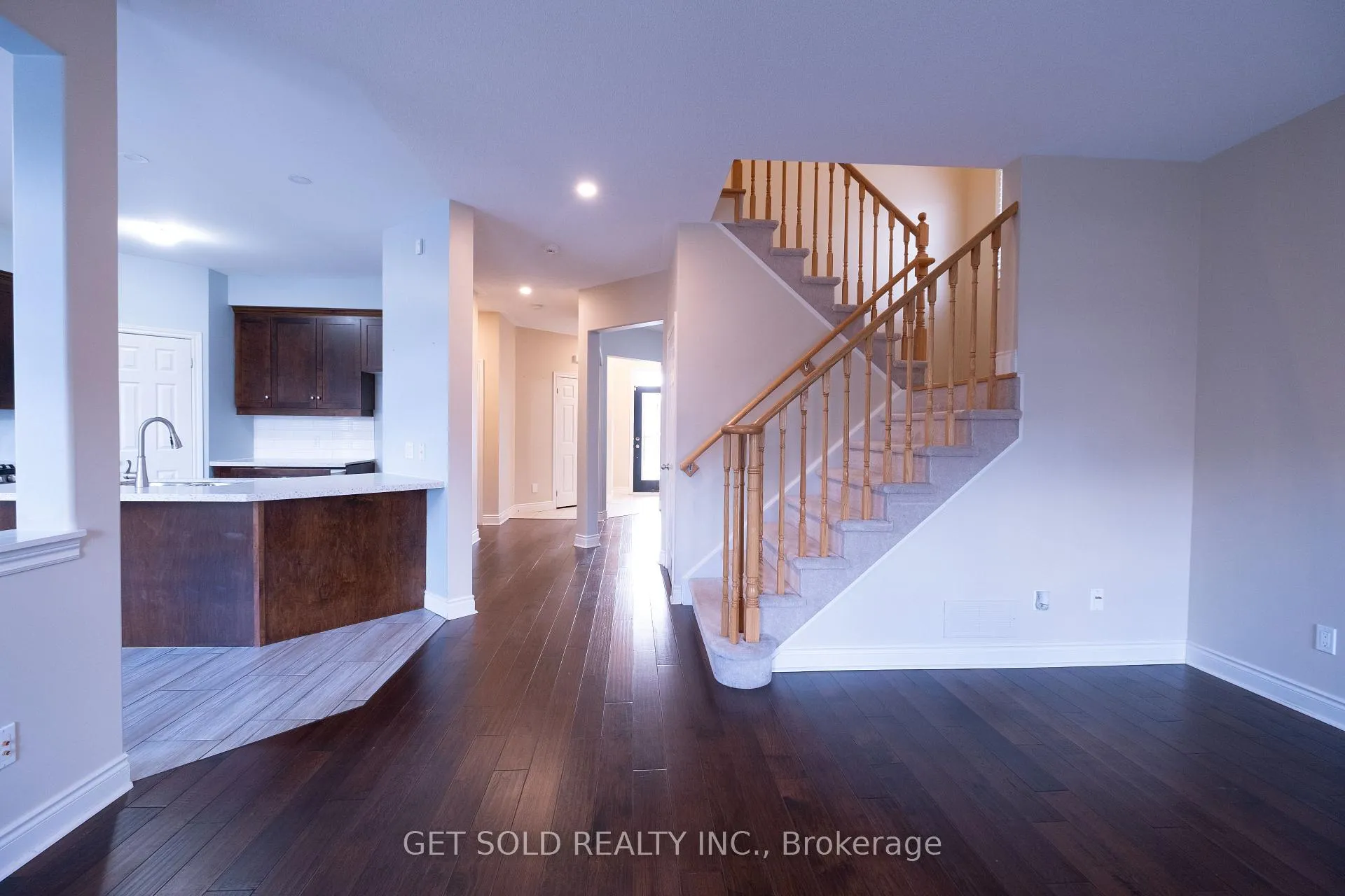 Photo 10 of 369 Travail Avenue, Oshawa, Kedron — HOMEH