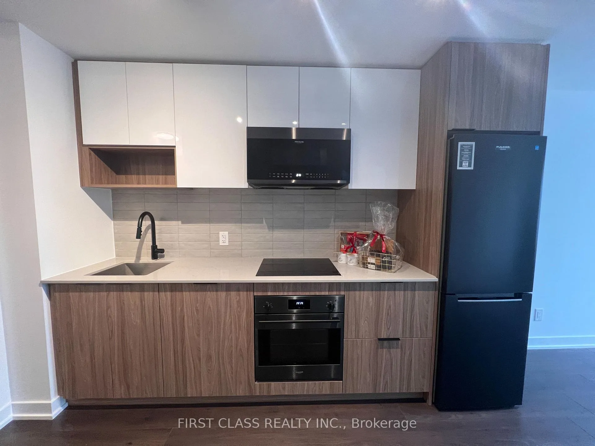 Photo 3 of Unit 720, 5 Defries Street, Toronto, Regent Park — HOMEH