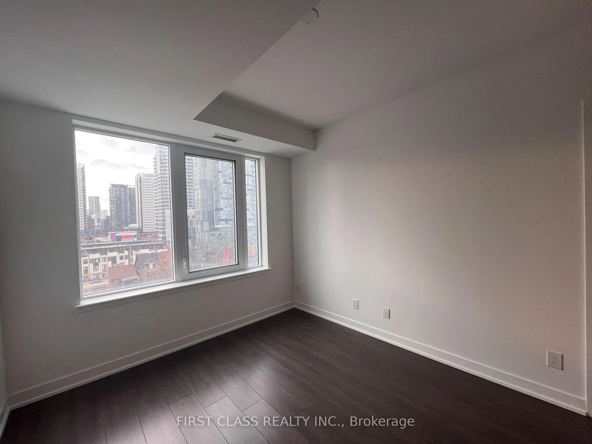 Photo 4 of Unit 720, 5 Defries Street, Toronto, Regent Park — HOMEH