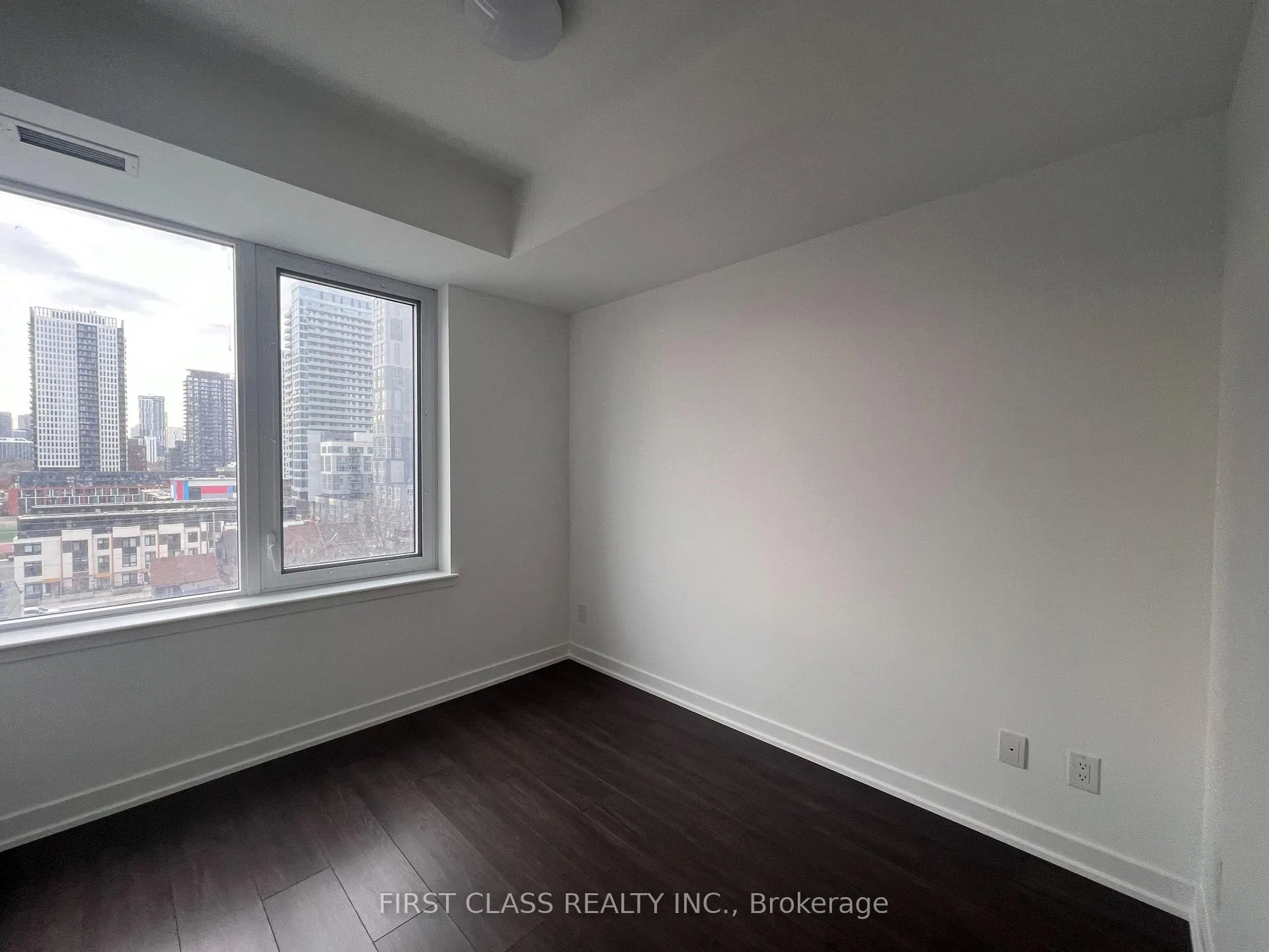 Photo 6 of Unit 720, 5 Defries Street, Toronto, Regent Park — HOMEH
