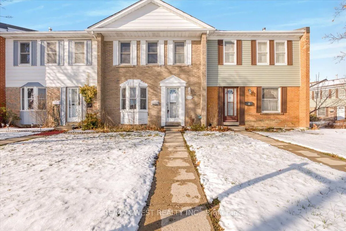 Photo 1 of Unit 33, 1020 Central Park Drive, Brampton, Northgate — HOMEH