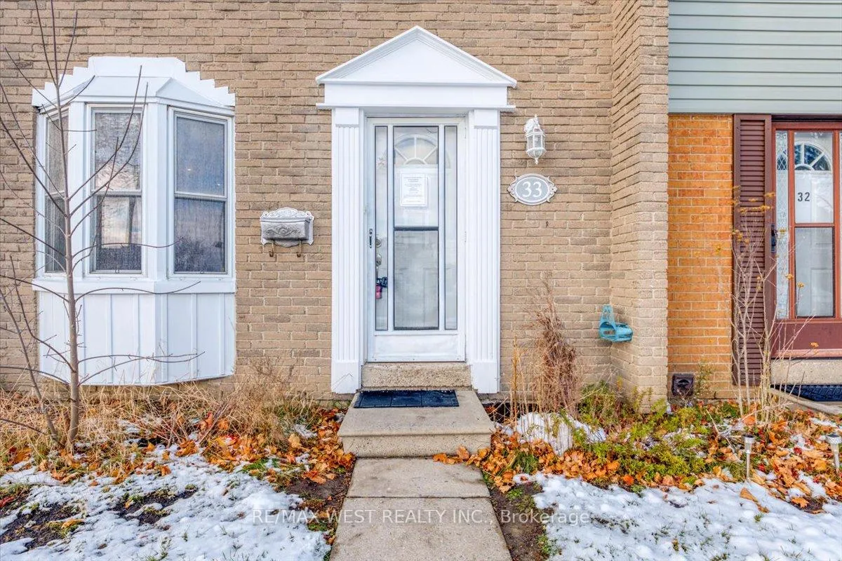 Photo 2 of Unit 33, 1020 Central Park Drive, Brampton, Northgate — HOMEH