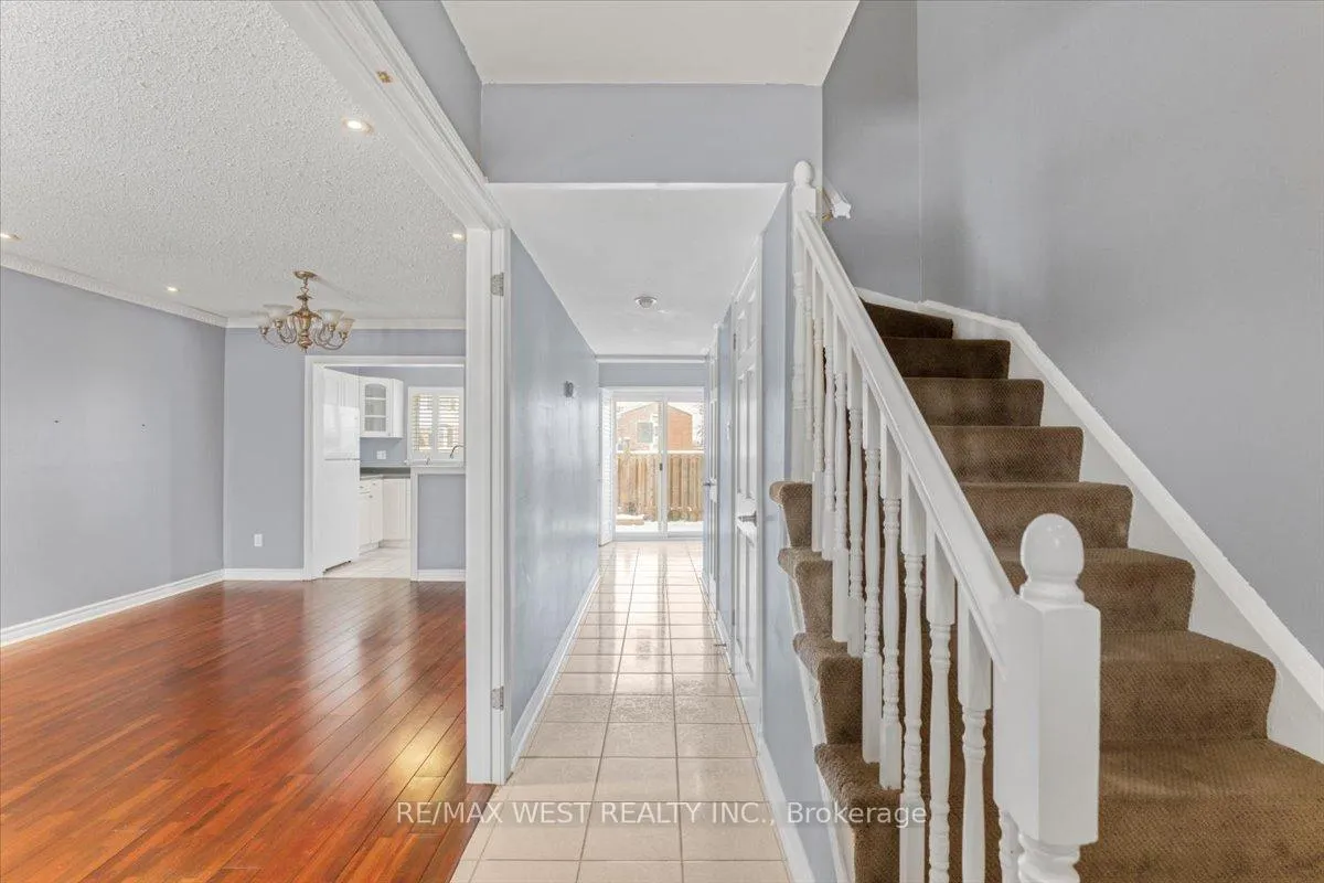 Photo 4 of Unit 33, 1020 Central Park Drive, Brampton, Northgate — HOMEH