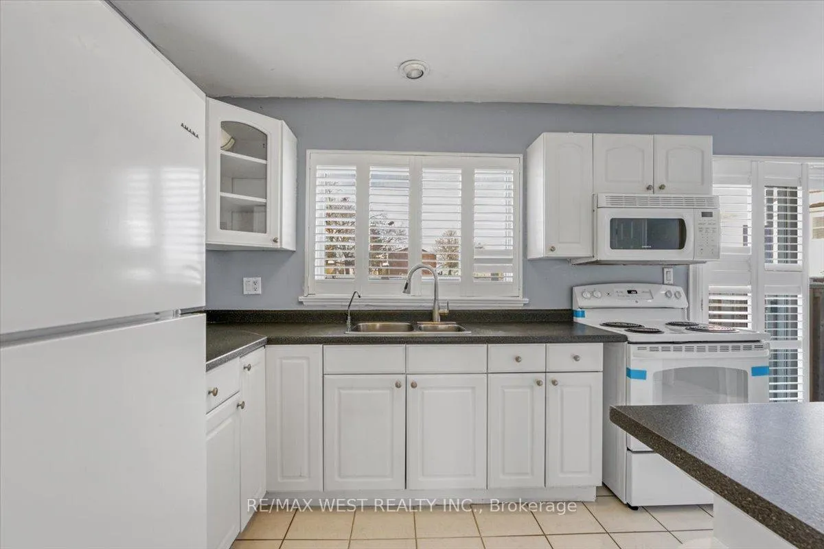 Photo 9 of Unit 33, 1020 Central Park Drive, Brampton, Northgate — HOMEH