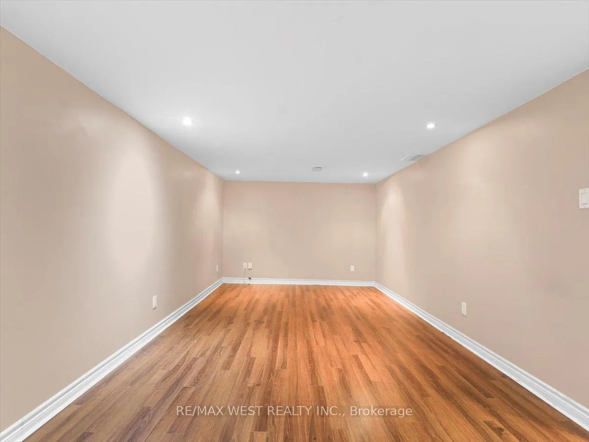 Photo 26 of Unit 33, 1020 Central Park Drive, Brampton, Northgate — HOMEH