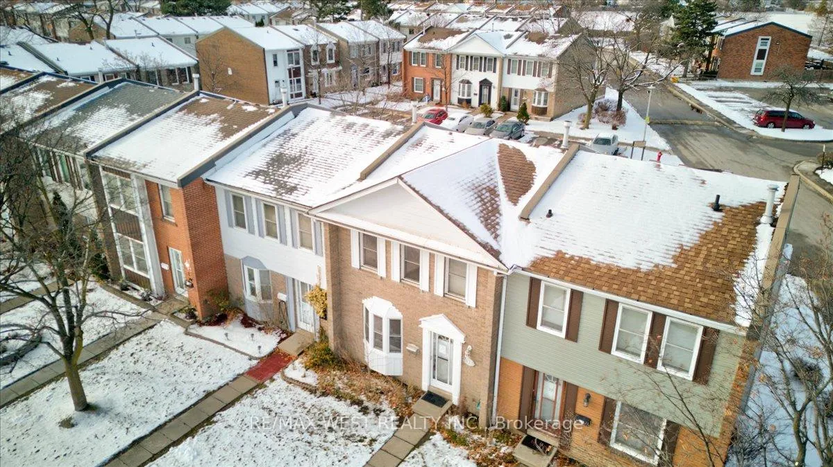 Photo 33 of Unit 33, 1020 Central Park Drive, Brampton, Northgate — HOMEH