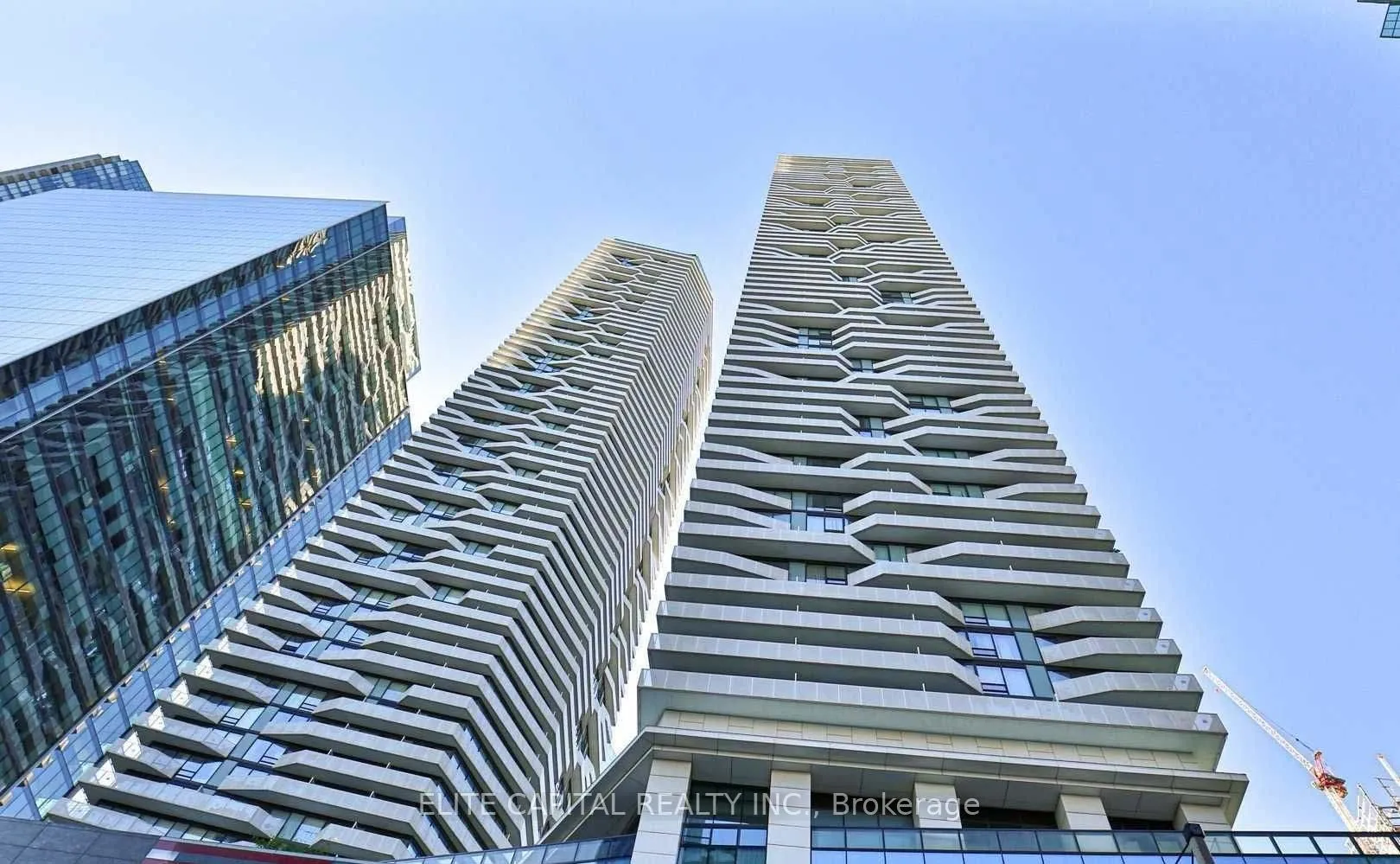 Front of Unit 3711, 88 Harbour Street