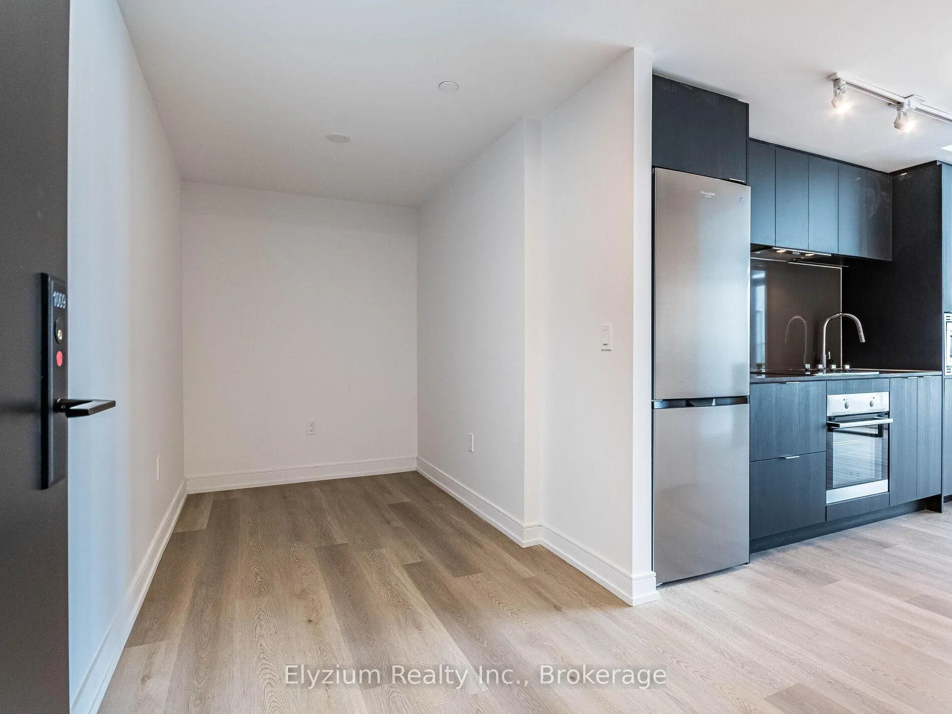 Photo 4 of Unit 1009, 1 Jarvis Street, Hamilton, Beasley — HOMEH
