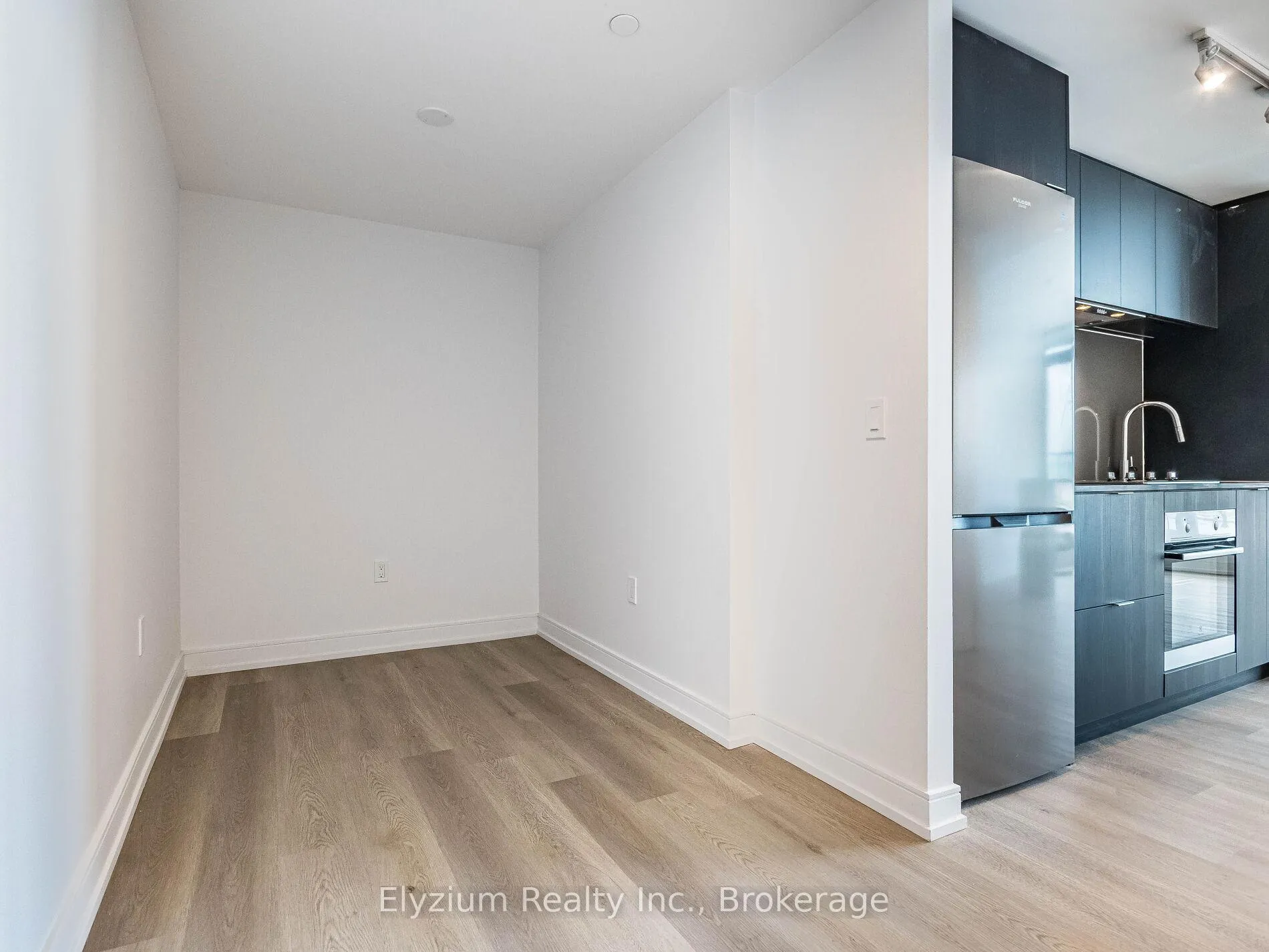 Photo 7 of Unit 1009, 1 Jarvis Street, Hamilton, Beasley — HOMEH