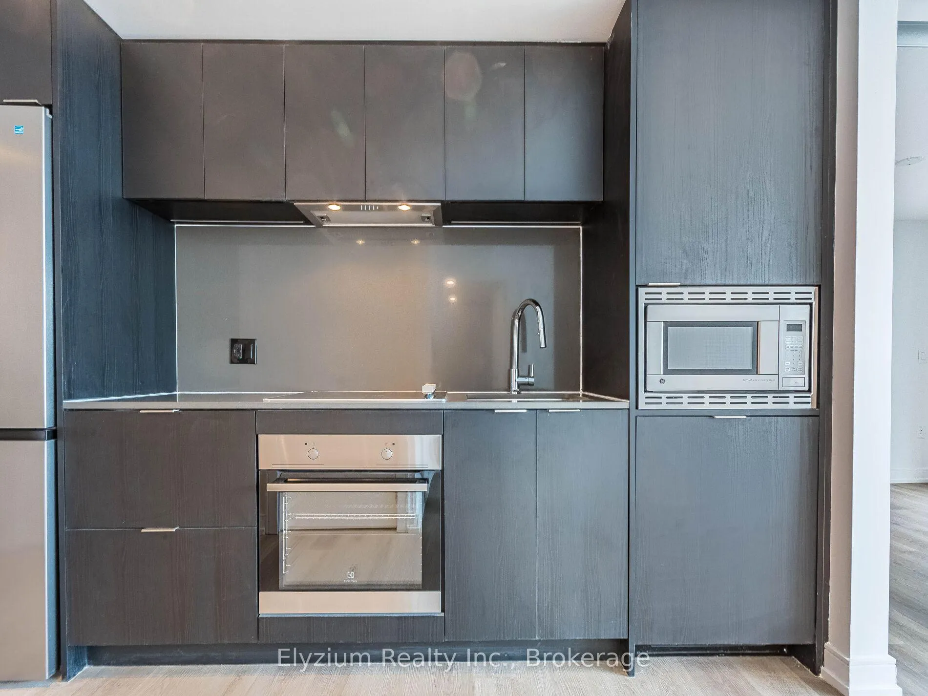 Photo 10 of Unit 1009, 1 Jarvis Street, Hamilton, Beasley — HOMEH