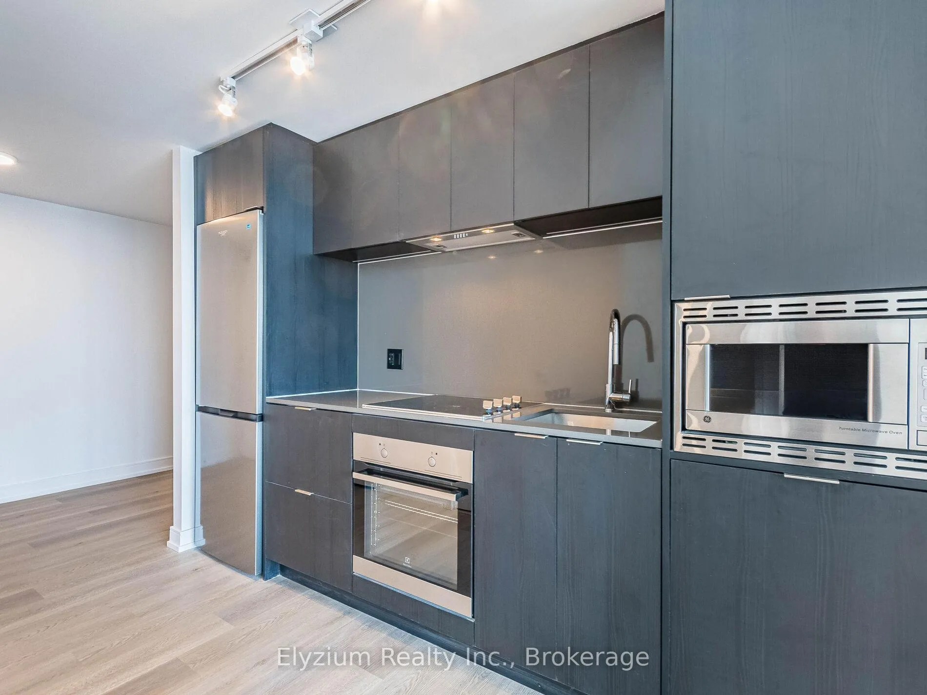 Photo 11 of Unit 1009, 1 Jarvis Street, Hamilton, Beasley — HOMEH