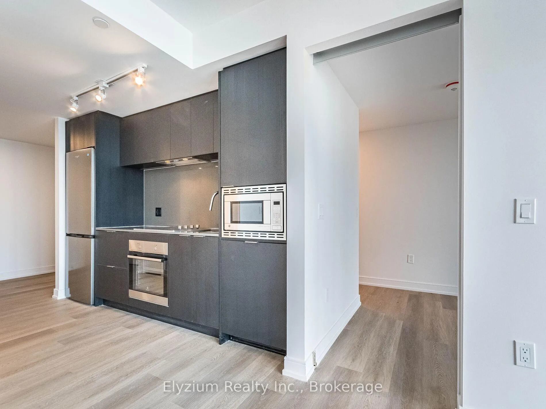 Photo 13 of Unit 1009, 1 Jarvis Street, Hamilton, Beasley — HOMEH