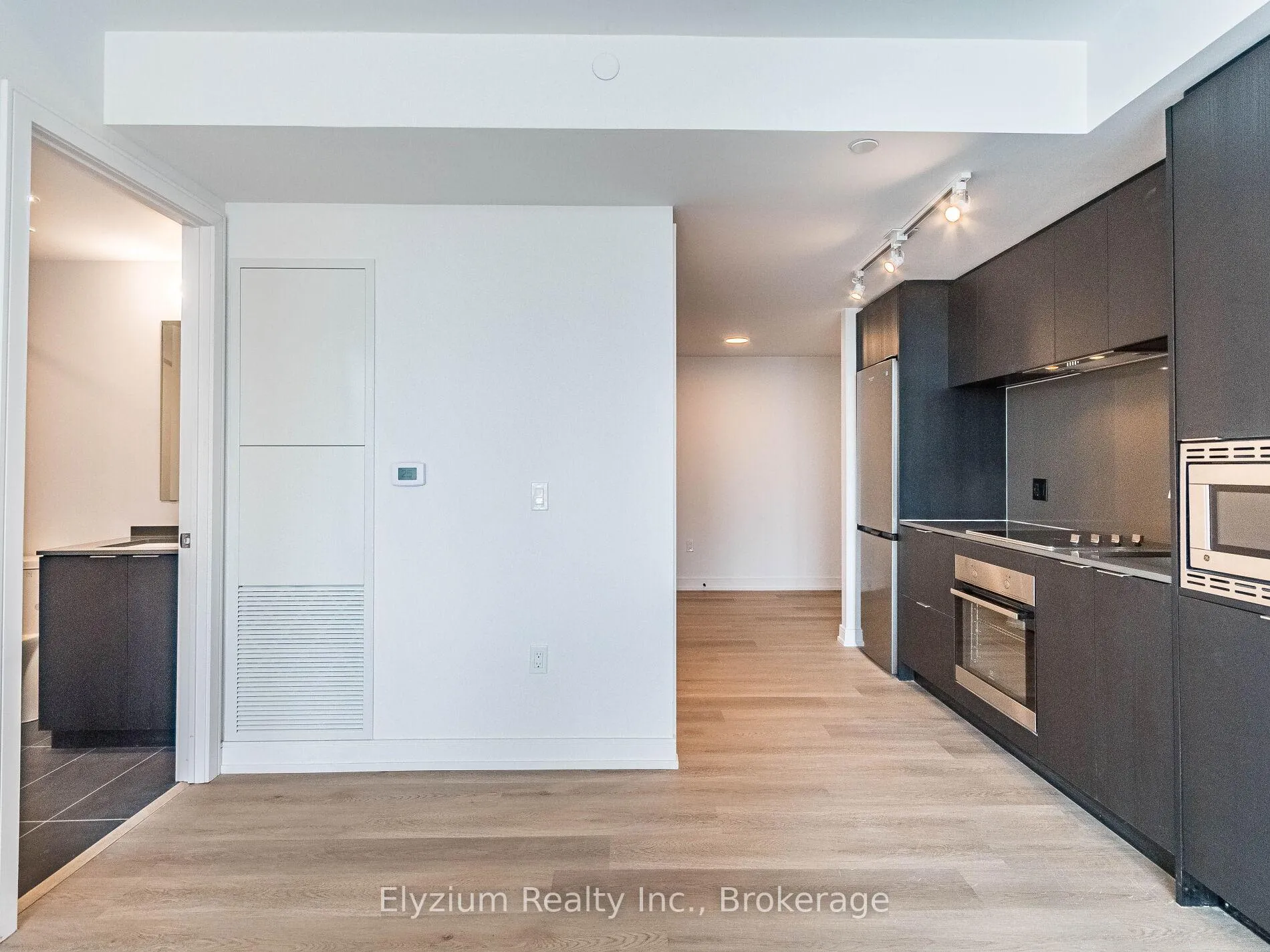 Photo 14 of Unit 1009, 1 Jarvis Street, Hamilton, Beasley — HOMEH