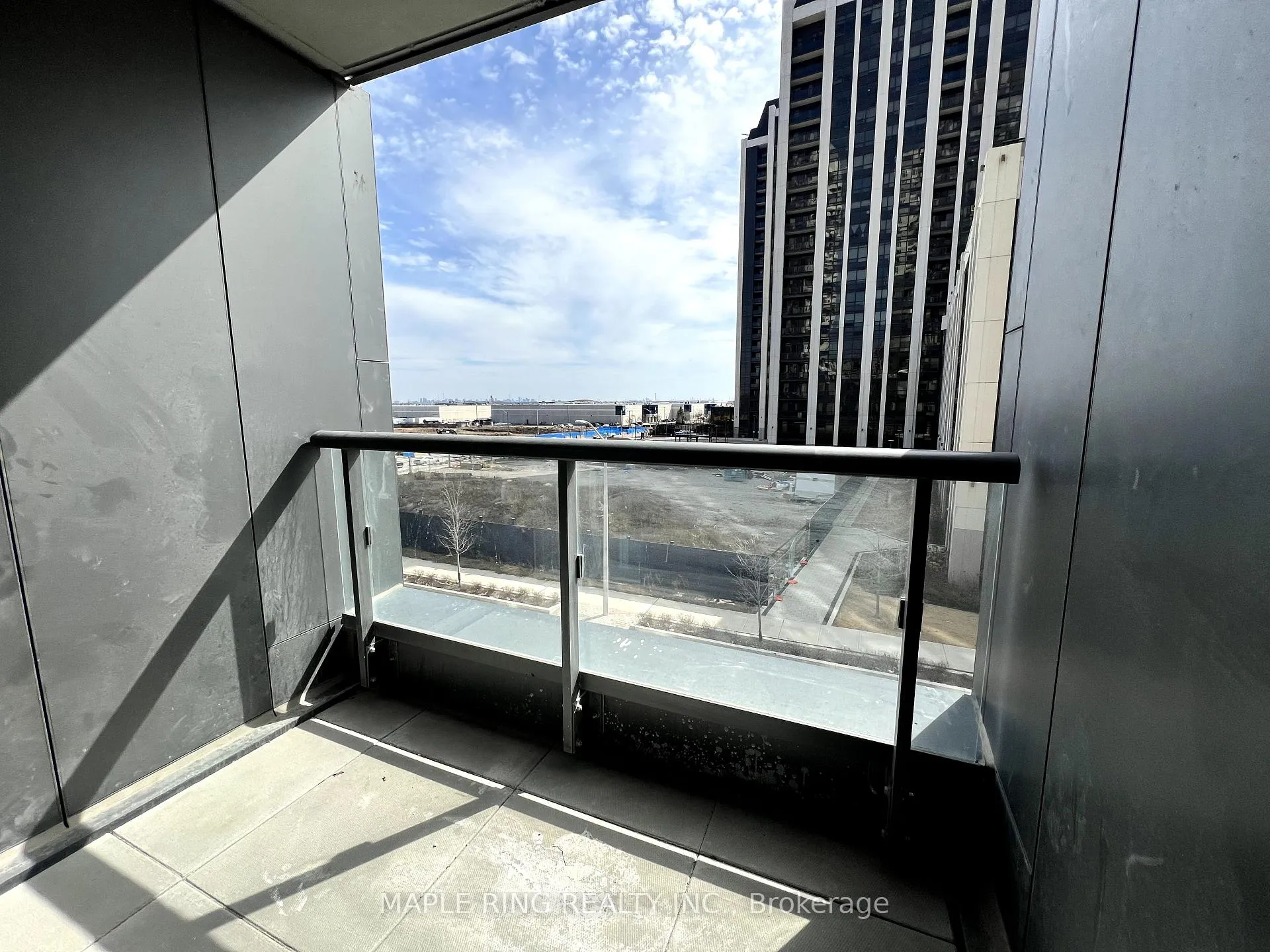 Photo 9 of Unit 319, 10 Abeja Street, Vaughan, Concord — HOMEH