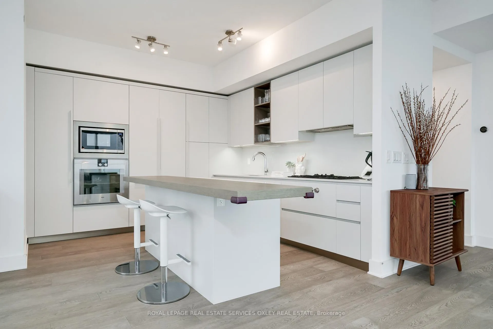Photo 10 of Unit 1002, 128 Pears Avenue, Toronto, The Annex — HOMEH