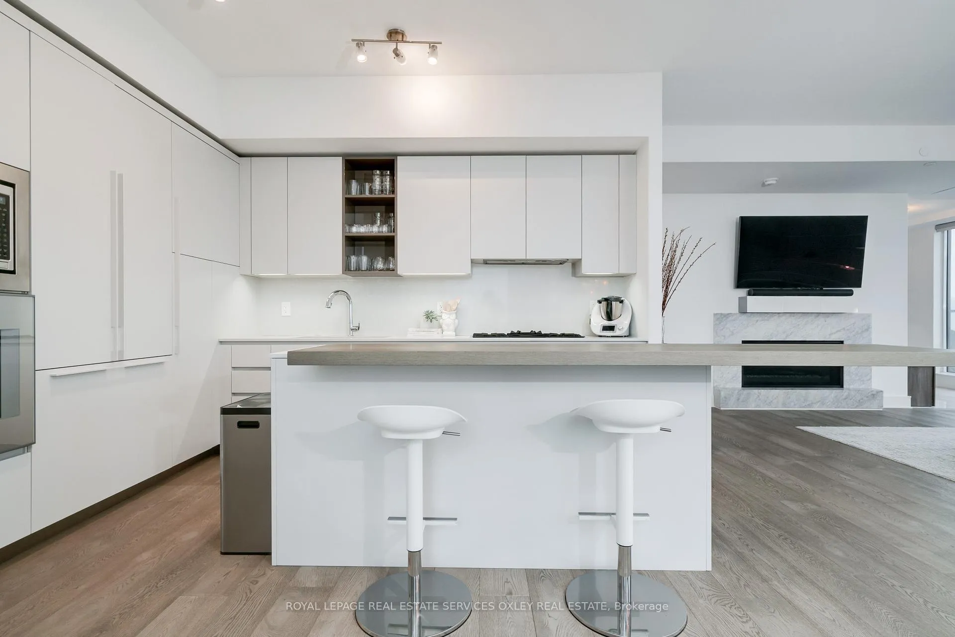 Photo 13 of Unit 1002, 128 Pears Avenue, Toronto, The Annex — HOMEH