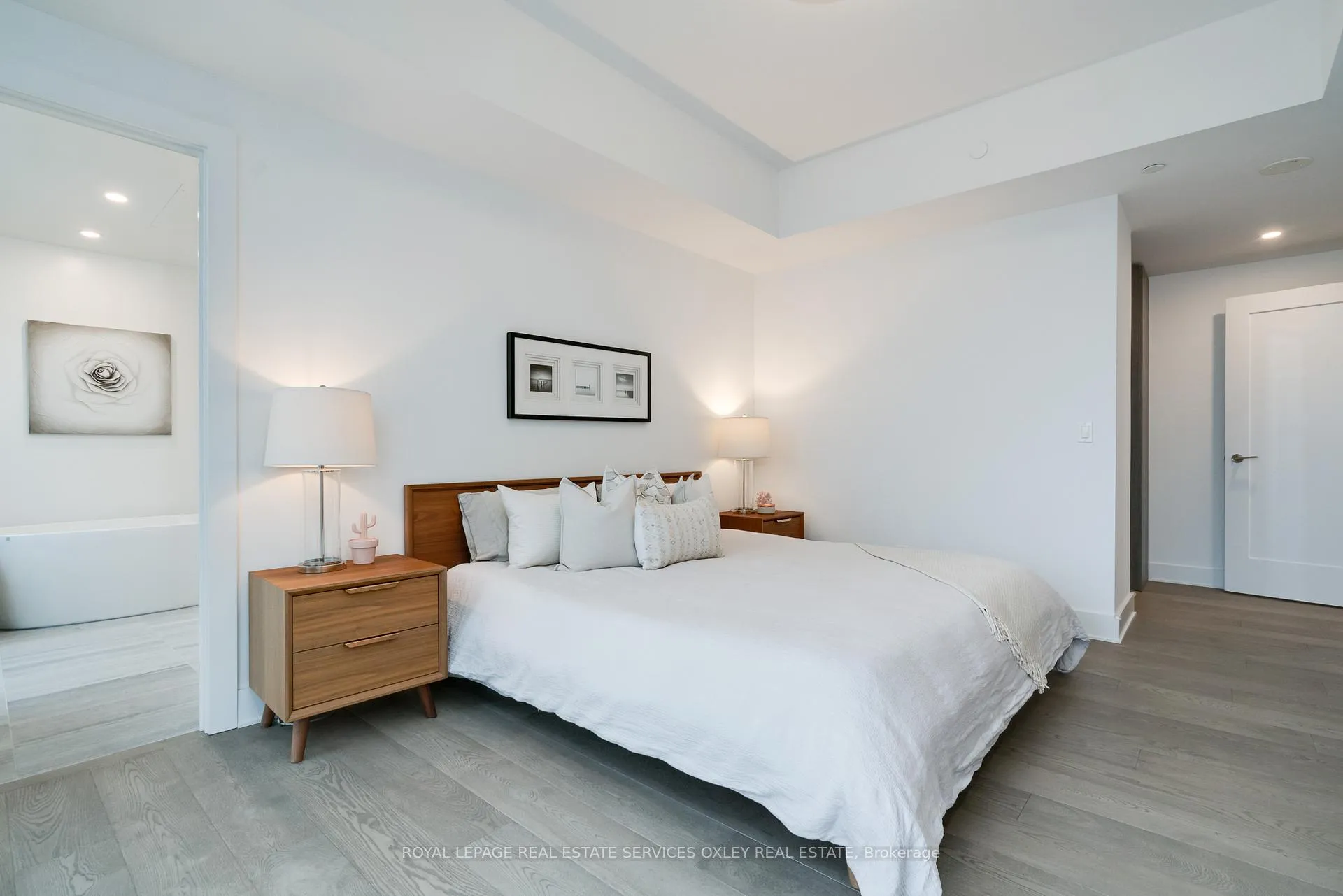 Photo 17 of Unit 1002, 128 Pears Avenue, Toronto, The Annex — HOMEH