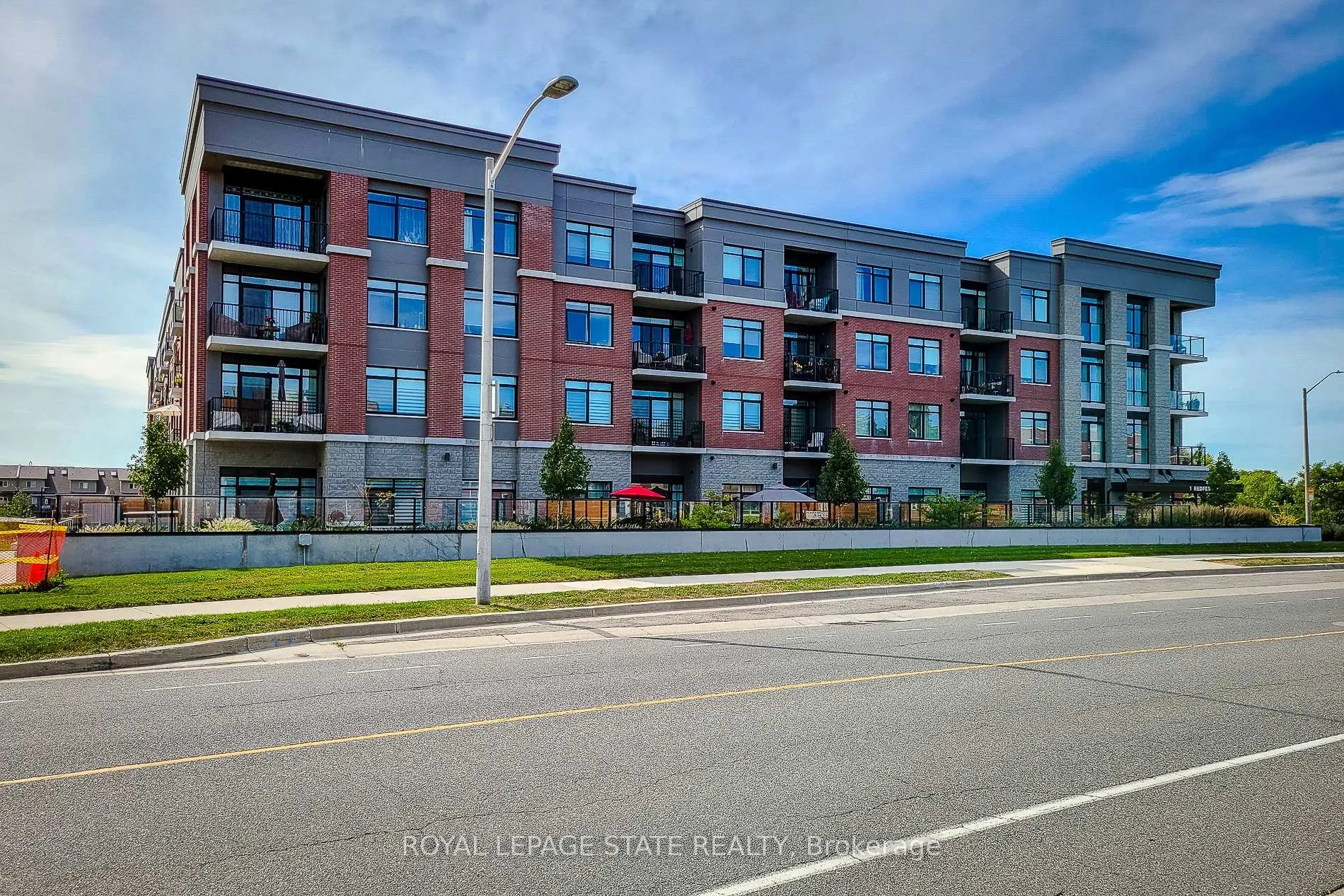 Front of Unit 313, 1 Redfern Avenue
