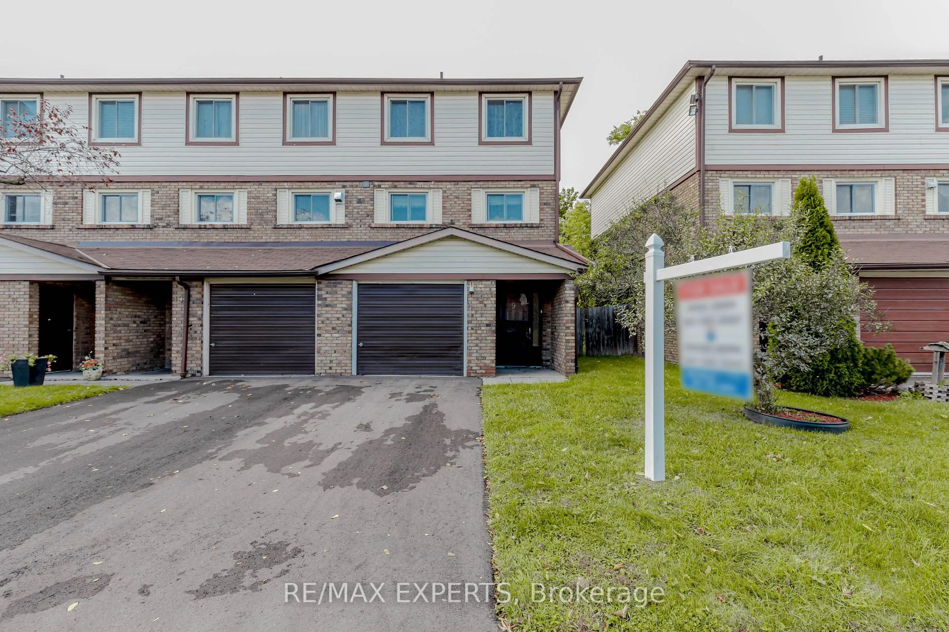 Front of Unit 9, 34 Bow Valley Drive