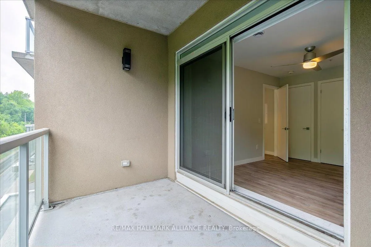 Photo 7 of Unit 402, 479 Charlton Avenue E, Hamilton, Stinson — HOMEH