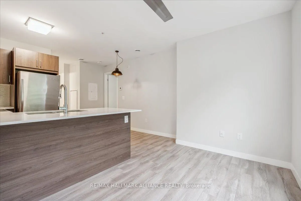 Photo 13 of Unit 402, 479 Charlton Avenue E, Hamilton, Stinson — HOMEH