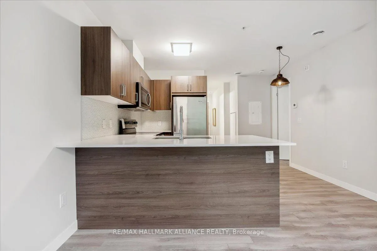 Photo 15 of Unit 402, 479 Charlton Avenue E, Hamilton, Stinson — HOMEH