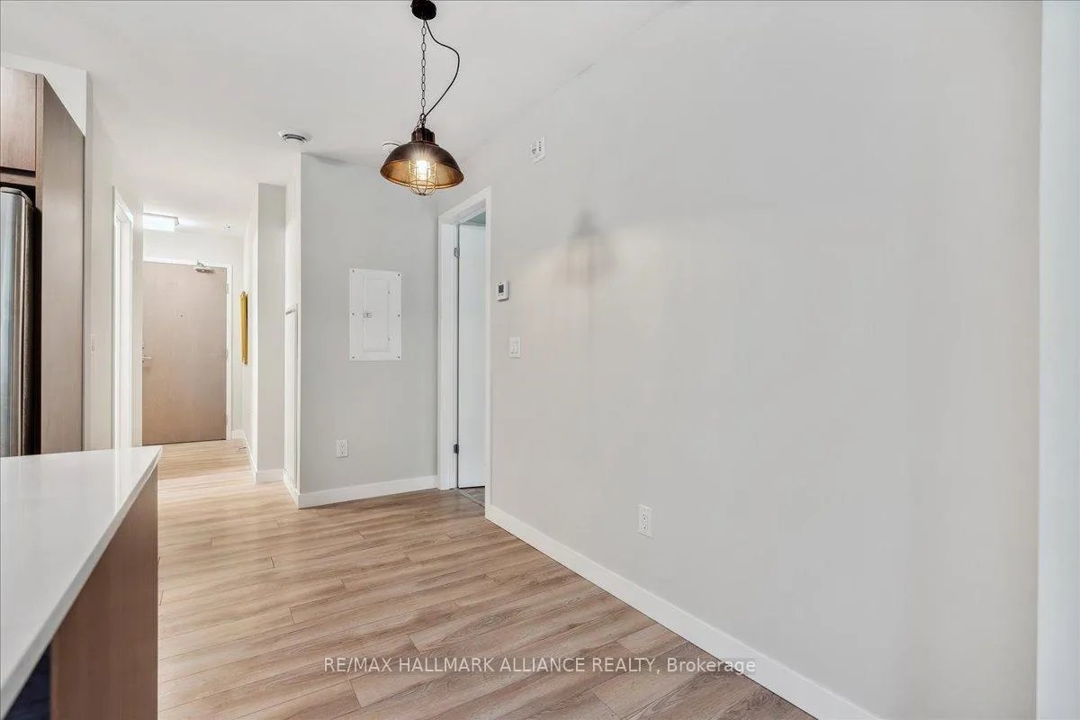 Photo 16 of Unit 402, 479 Charlton Avenue E, Hamilton, Stinson — HOMEH