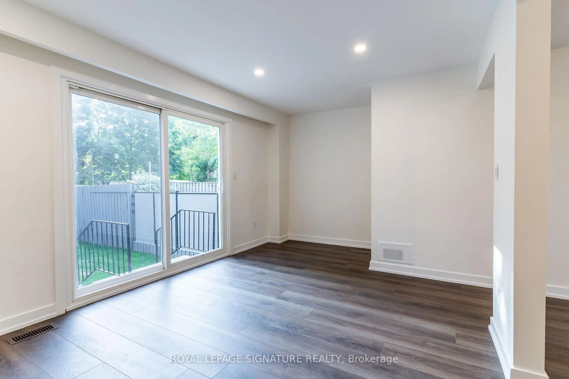 Photo 3 of 74 Woodman Drive N, Hamilton, Kentley — HOMEH