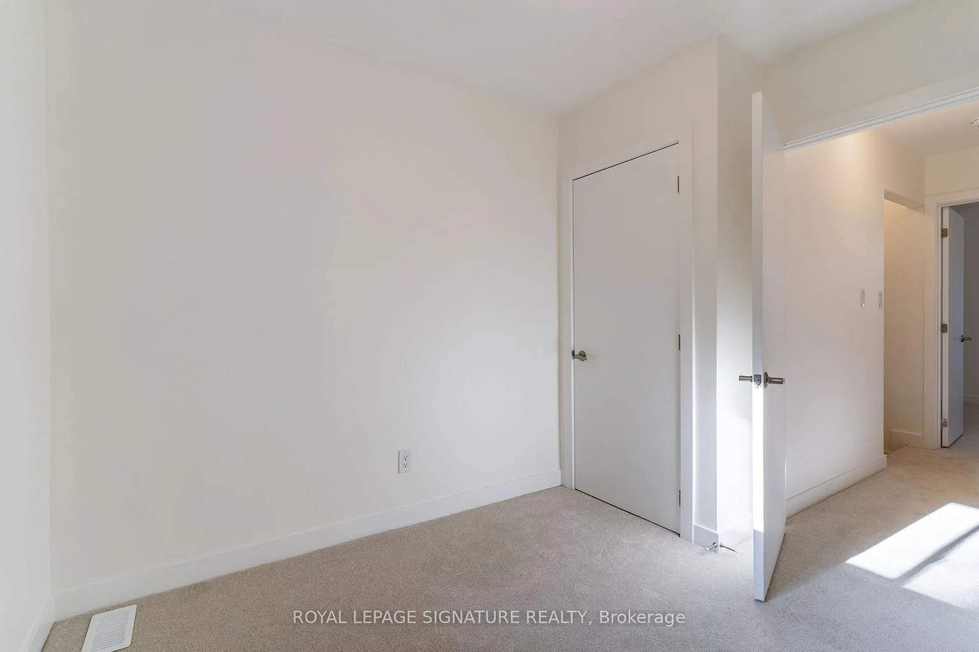 Photo 17 of 74 Woodman Drive N, Hamilton, Kentley — HOMEH