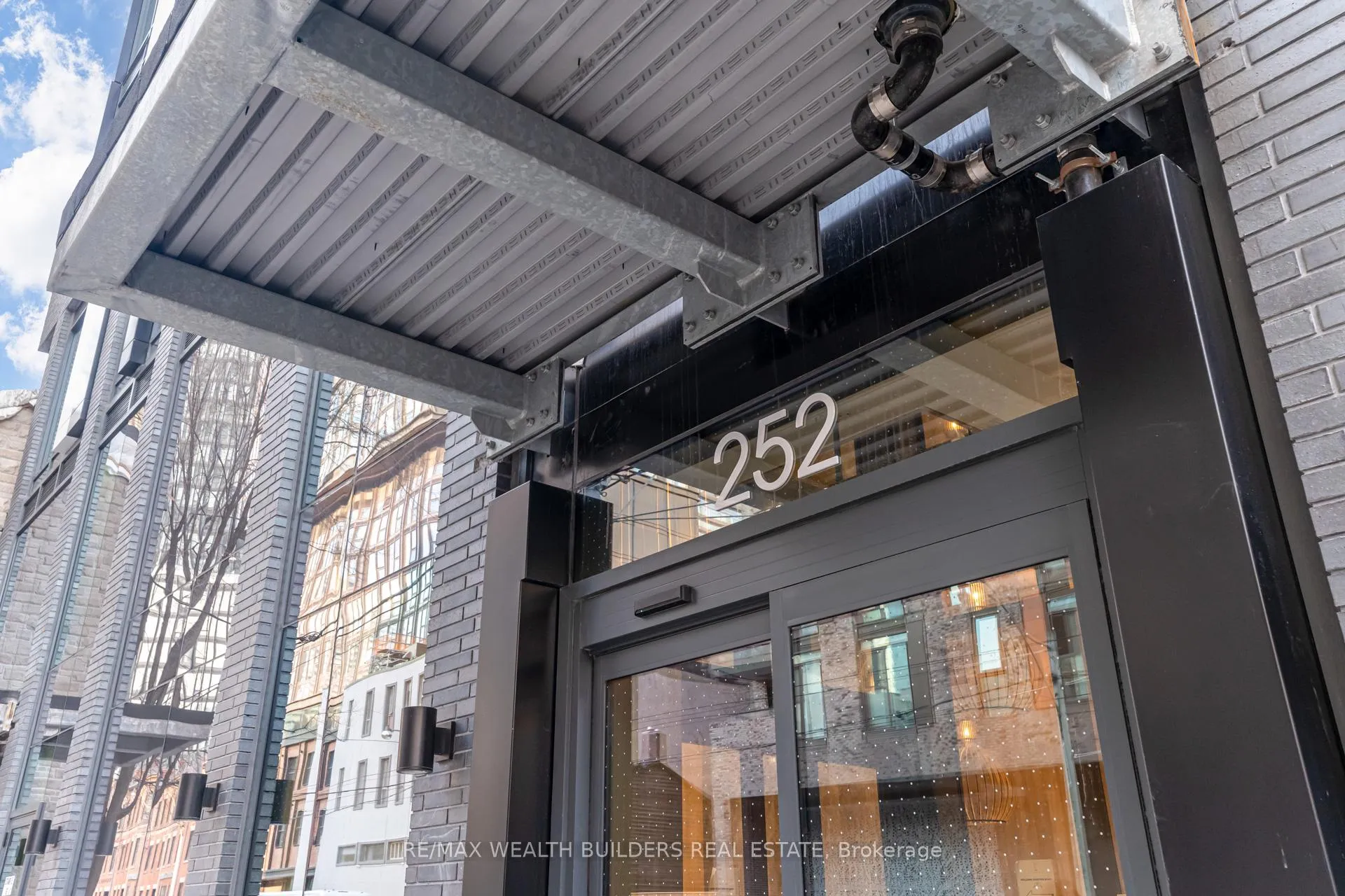 Photo 4 of Unit 2203, 252 Church Street, Toronto, Church-Yonge Corridor — HOMEH