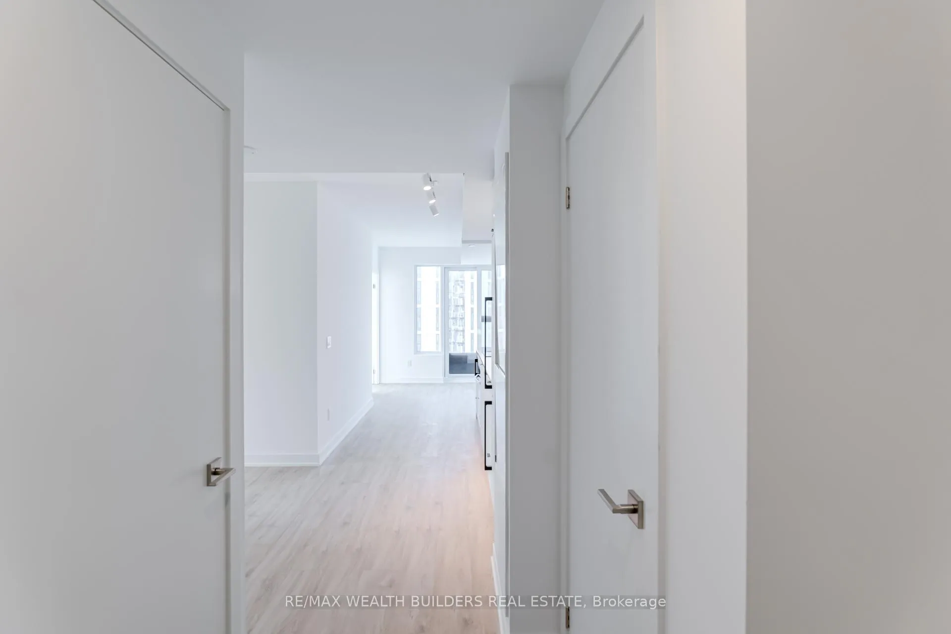 Photo 6 of Unit 2203, 252 Church Street, Toronto, Church-Yonge Corridor — HOMEH