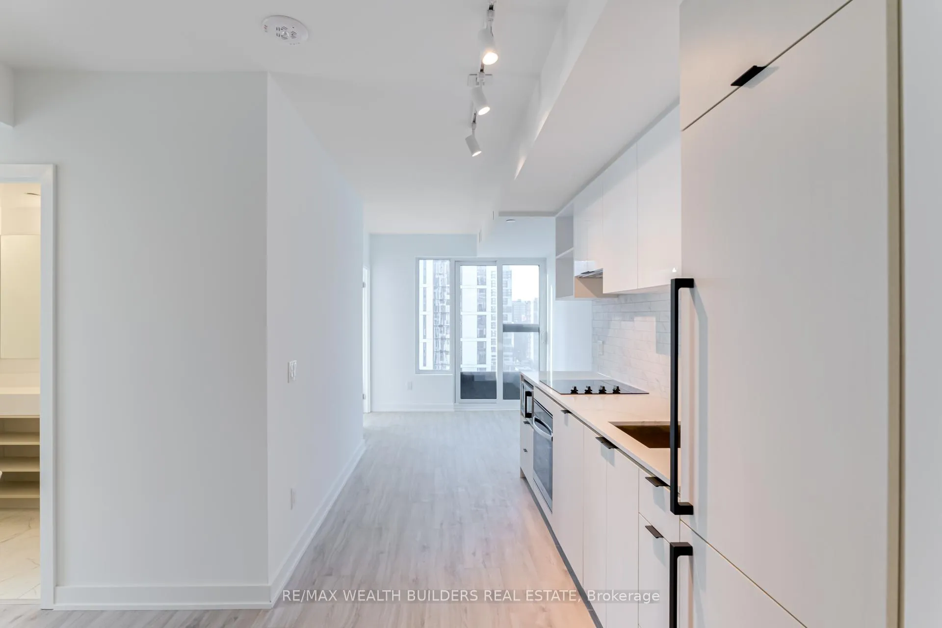 Photo 7 of Unit 2203, 252 Church Street, Toronto, Church-Yonge Corridor — HOMEH