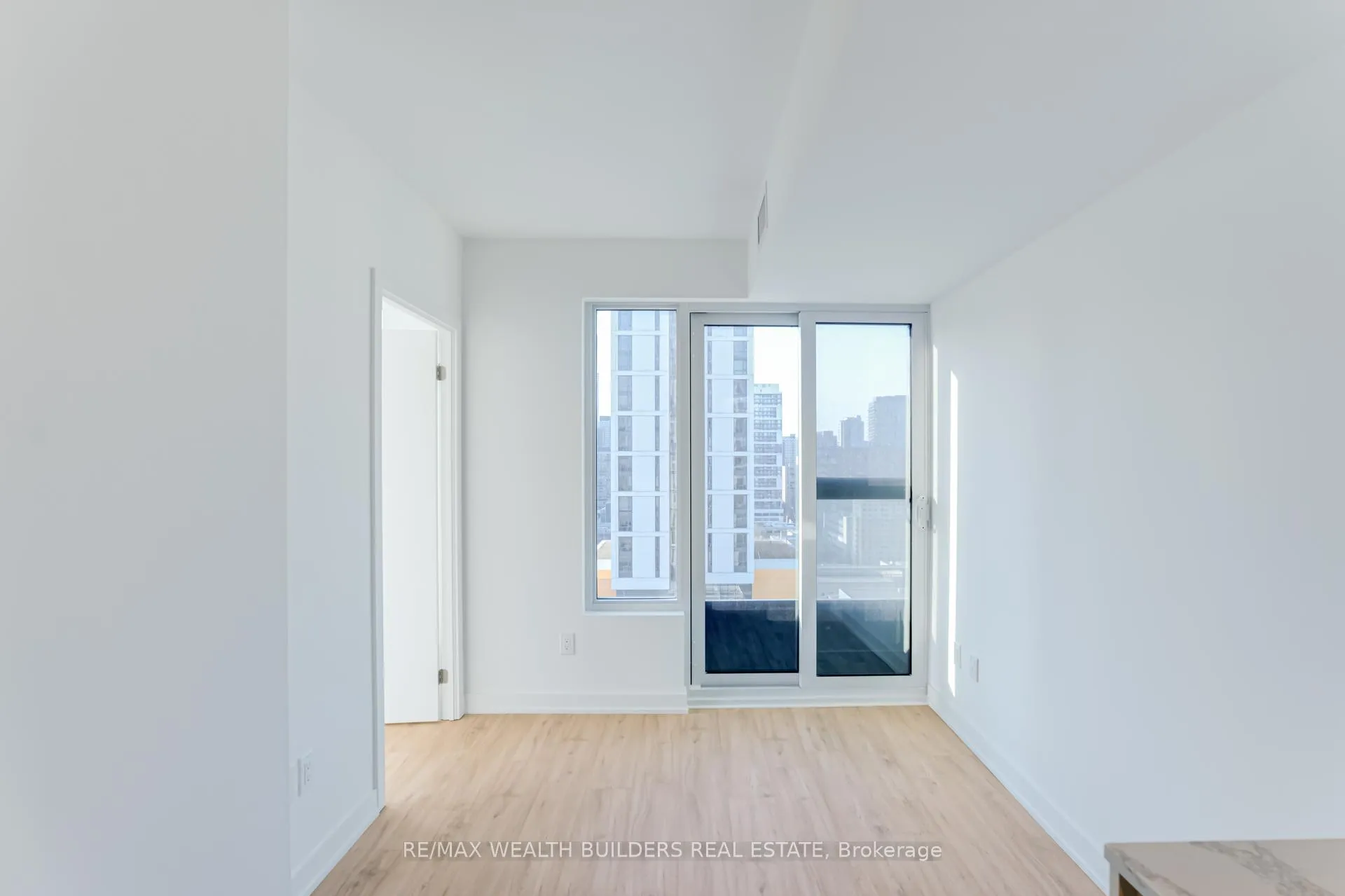 Photo 8 of Unit 2203, 252 Church Street, Toronto, Church-Yonge Corridor — HOMEH