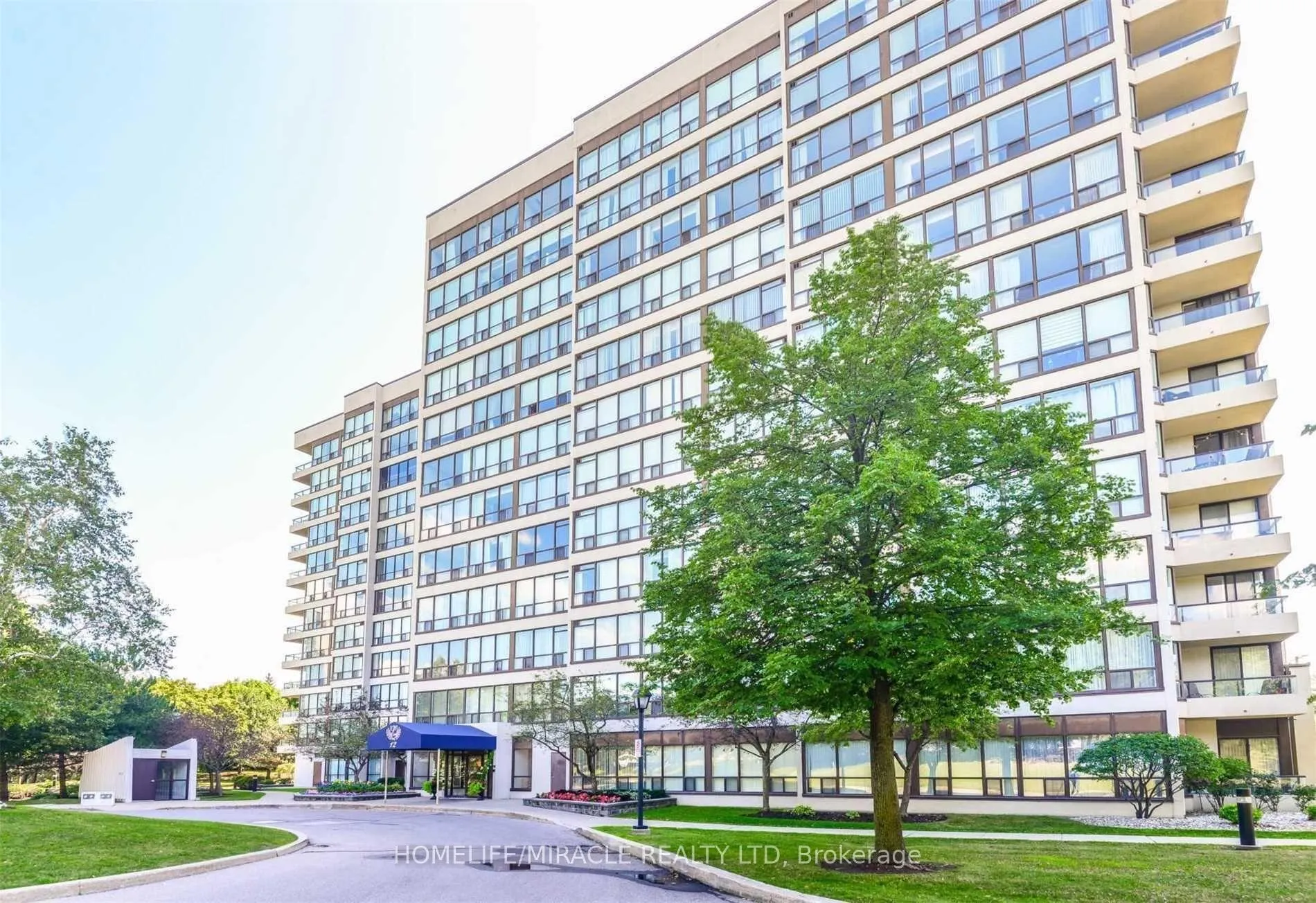 Front of Unit 902, 12 Laurelcrest Street